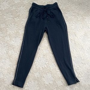 NEIMAN MARCUS CASHMERE COLLECTION
Drawstring Cashmere Joggers Black Crystal